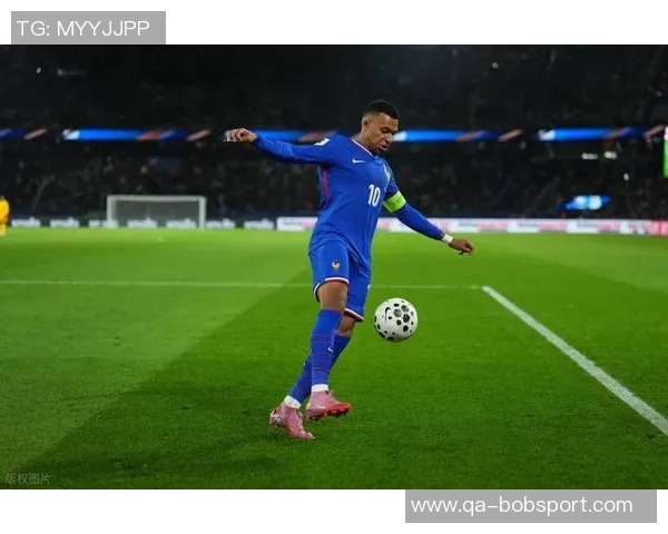 德尚透露姆巴佩脚踝伤势未恶化但换下前再遭撞击引担忧