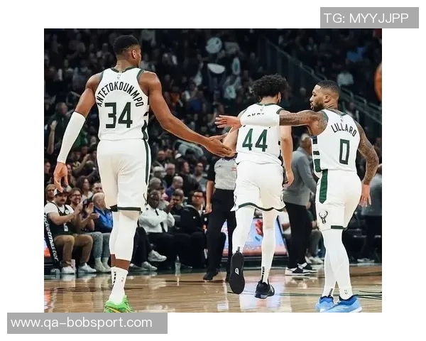 字母哥称赞新赛季雄鹿队实力强调球队潜力与危险性不容小觑 字母哥称赞新赛季雄鹿队实力强调球队潜力与危险性不容小觑