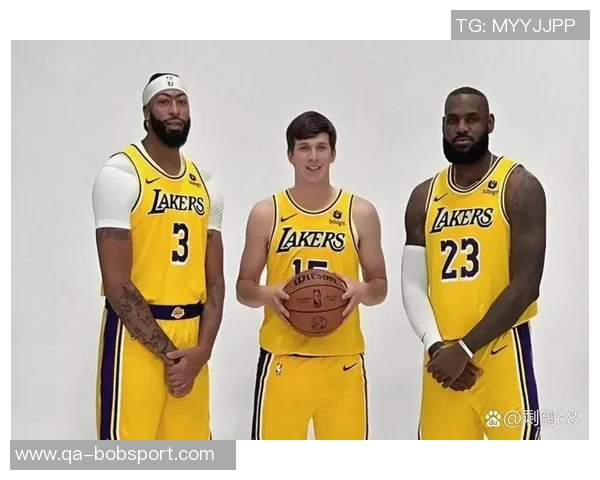 浓眉称赞球队阵容深度九到十名球员具备轮换实力